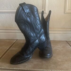 Old West Black Animal print Boys Cowboy Boots size 2.5